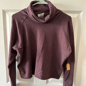 Yoga Cropped Turtle Neck Pull Over